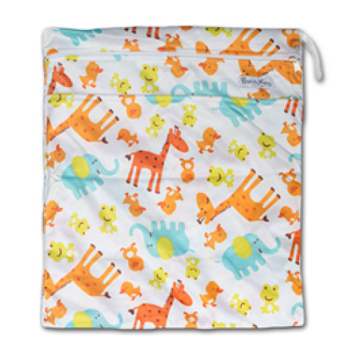 W011 Giraffes Frogs Smooth Wet Bag